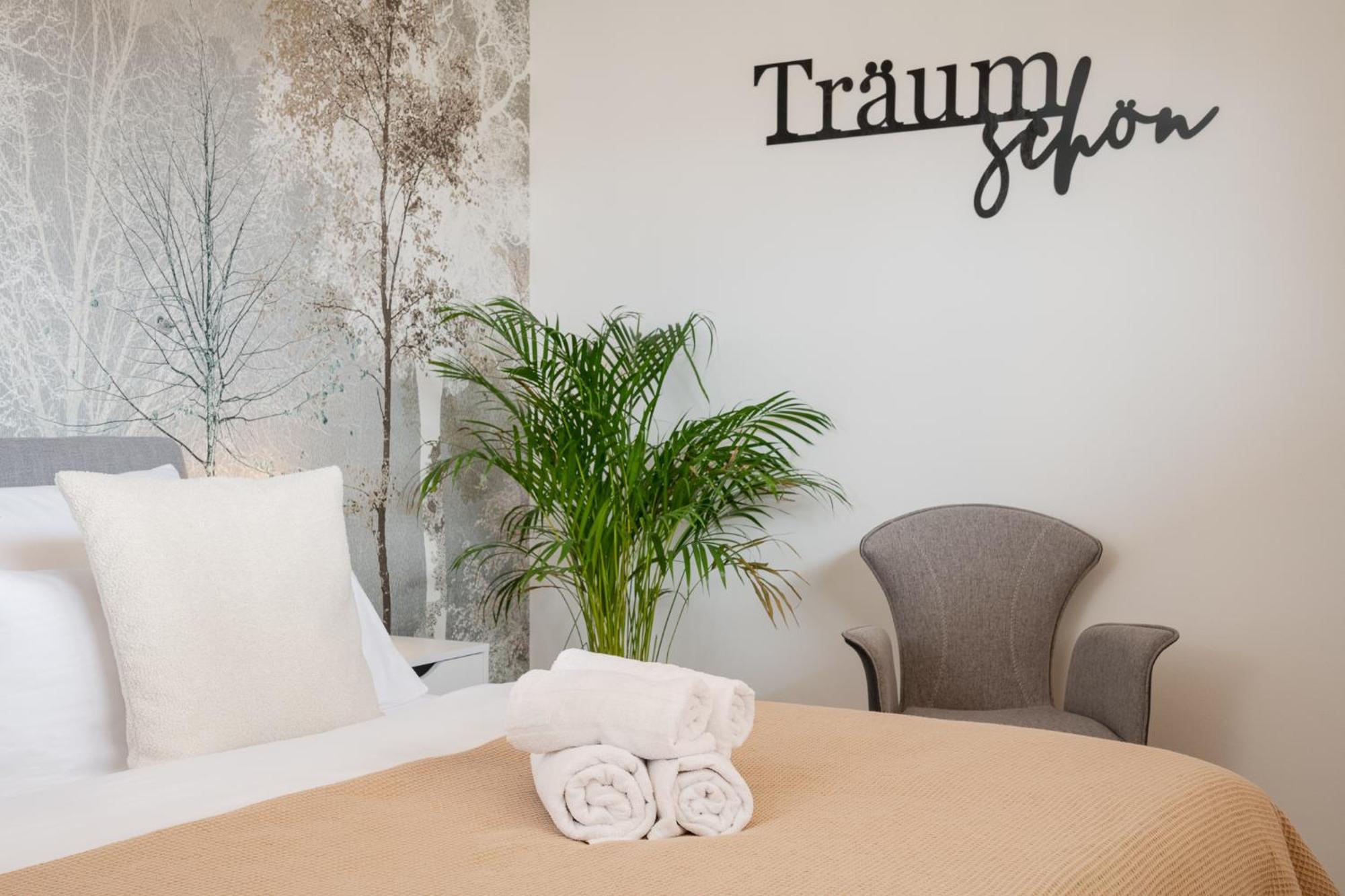 Fenjoy: Ferienapartment In Neubau / Balkon / Bbq Бернау ам Кимзе Екстериор снимка