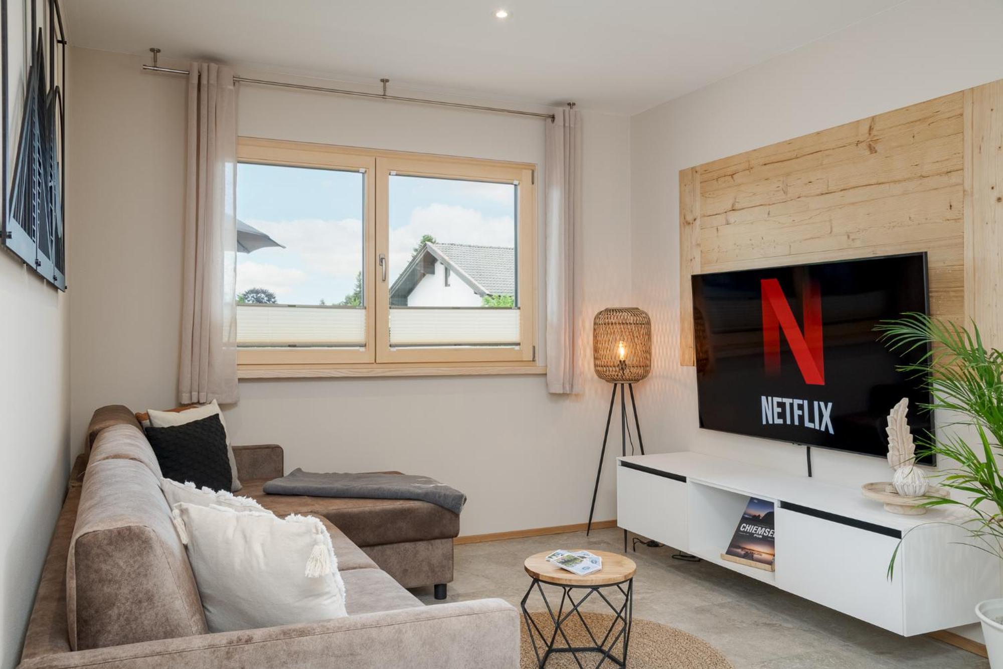Fenjoy: Ferienapartment In Neubau / Balkon / Bbq Бернау ам Кимзе Екстериор снимка