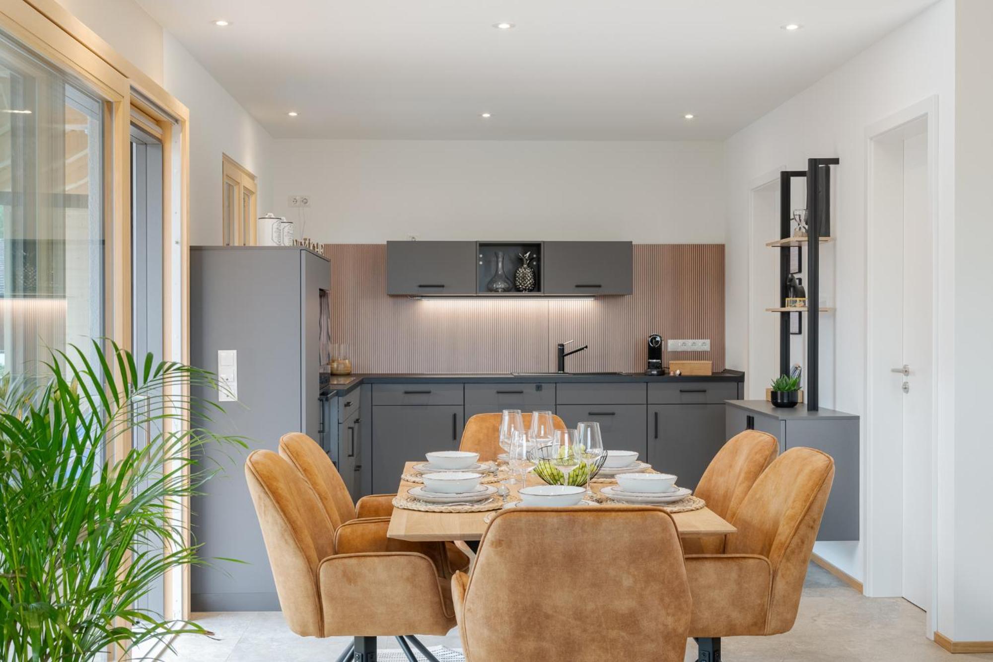 Fenjoy: Ferienapartment In Neubau / Balkon / Bbq Бернау ам Кимзе Екстериор снимка