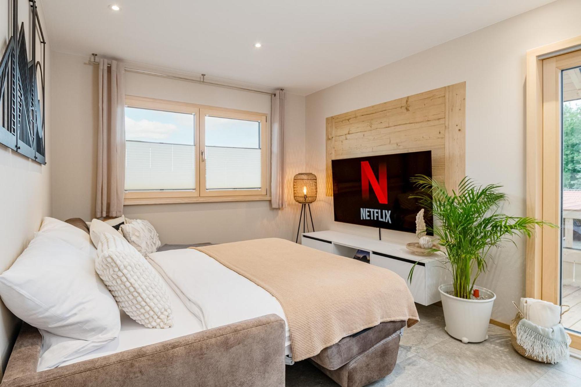 Fenjoy: Ferienapartment In Neubau / Balkon / Bbq Бернау ам Кимзе Екстериор снимка
