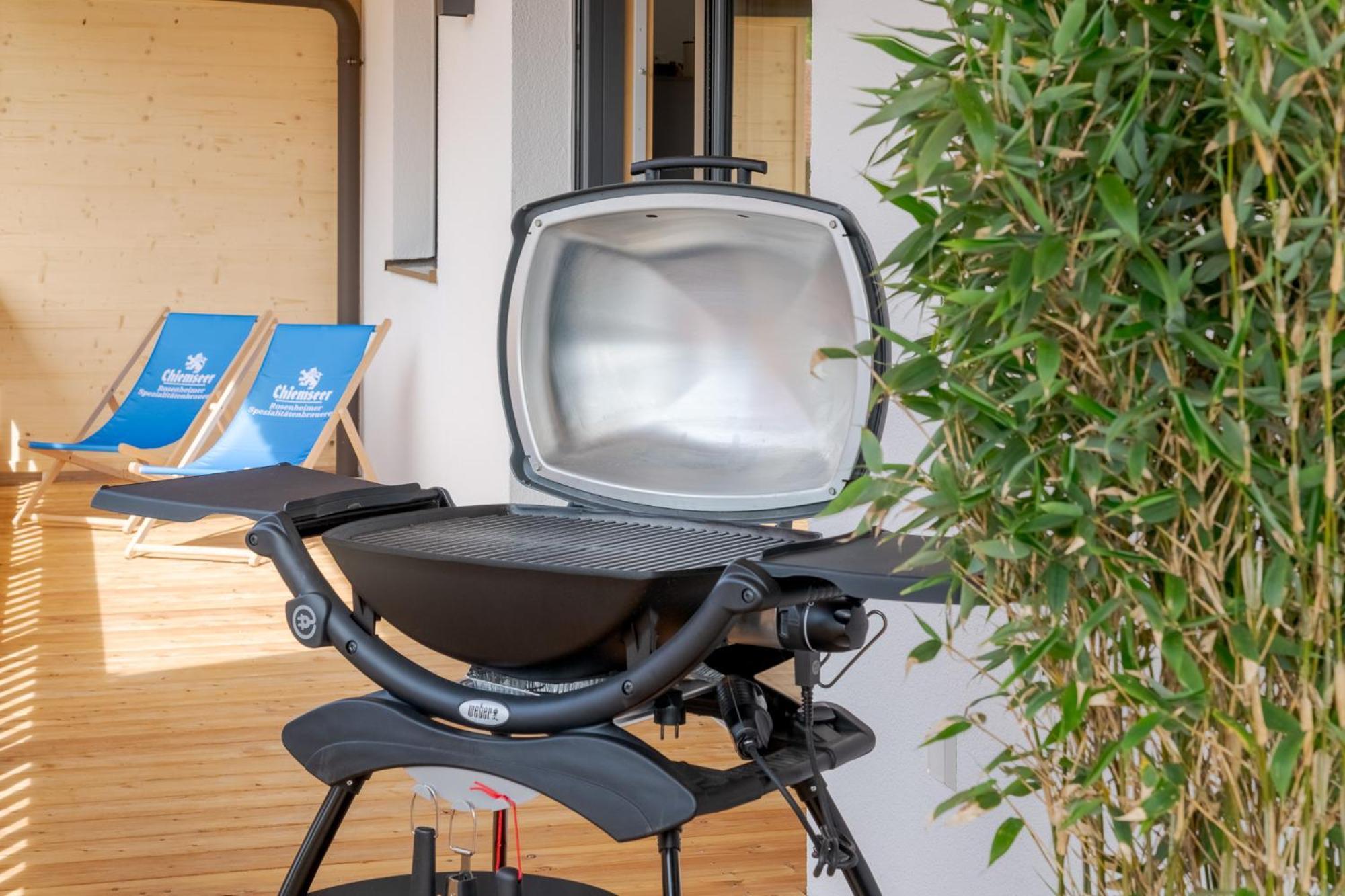 Fenjoy: Ferienapartment In Neubau / Balkon / Bbq Бернау ам Кимзе Екстериор снимка